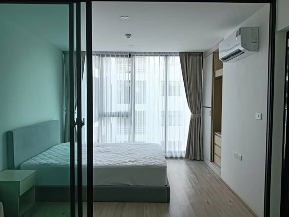 bedroom and room interior of Serio Sukhumvit 50