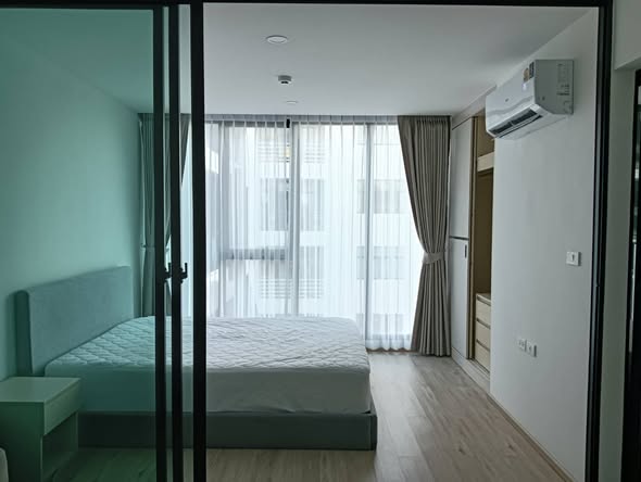 bedroom and room interior of Serio Sukhumvit 50