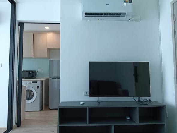 bedroom and room interior of Serio Sukhumvit 50