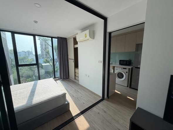 bedroom and room interior of Serio Sukhumvit 50