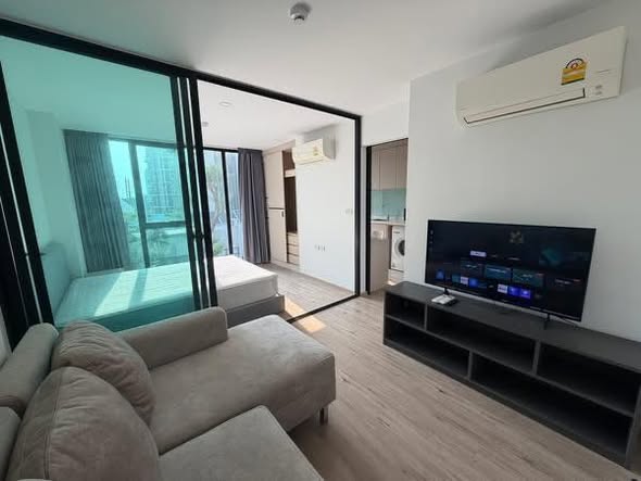 living room and bedroom of Serio Sukhumvit 50