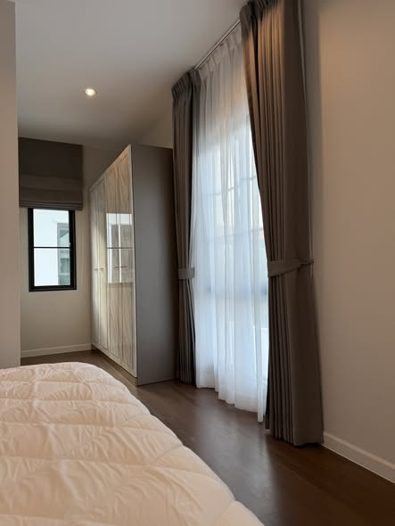 bedroom and room interior of Setthasiri Bangna KM.10