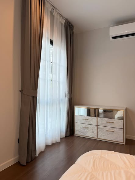 bedroom and room interior of Setthasiri Bangna KM.10