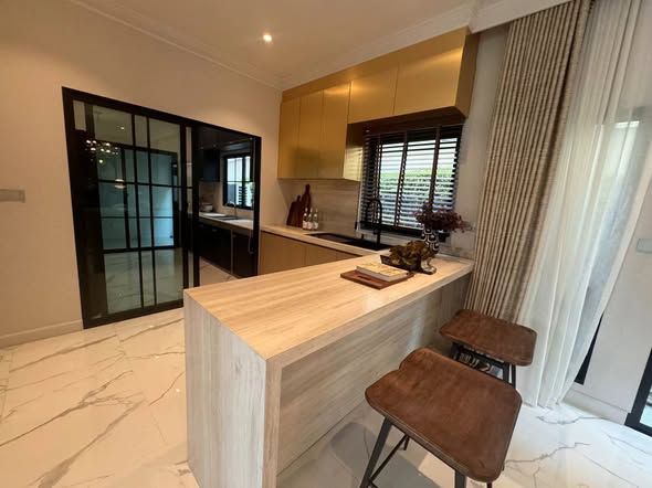room interior and kitchen of Setthasiri Bangna-Suvarnabhumi