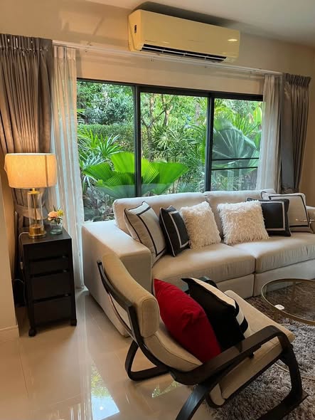 bedroom and living room of Setthasiri Krungthep Kreetha 2
