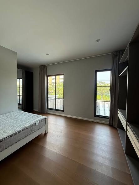 bedroom and room interior of Setthasiri Krungthep Kreetha 2