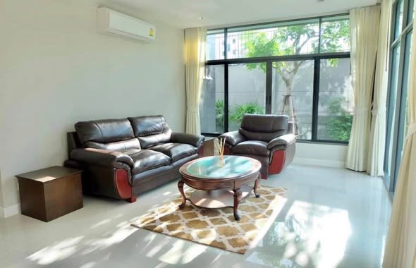 bedroom and living room of Setthasiri Onnut-Srinakarin