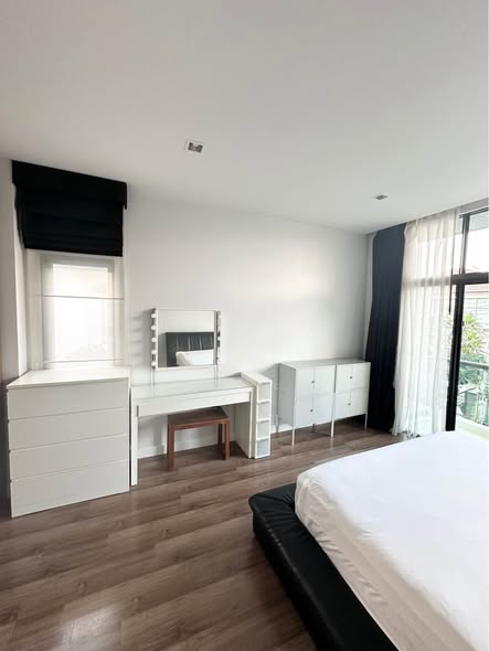 bedroom and room interior of Setthasiri Srinakarin – Rama 9