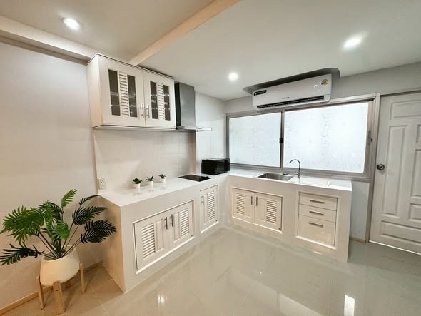 kitchen of Siam Condominium