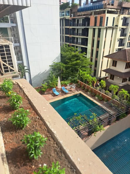 pool of Siam Penthouse II Condominium