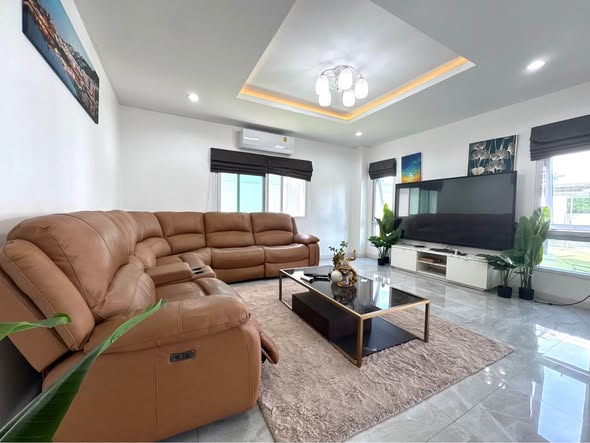 living room of Siam Royal View Pattaya main entrance