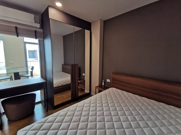 bedroom of Siamese Nang Linchi Condo