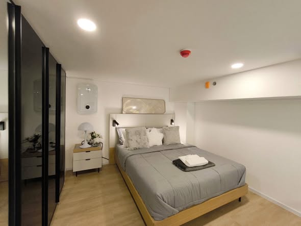bedroom and room interior of SIAMESE RAMA9 SITE OFFICE
