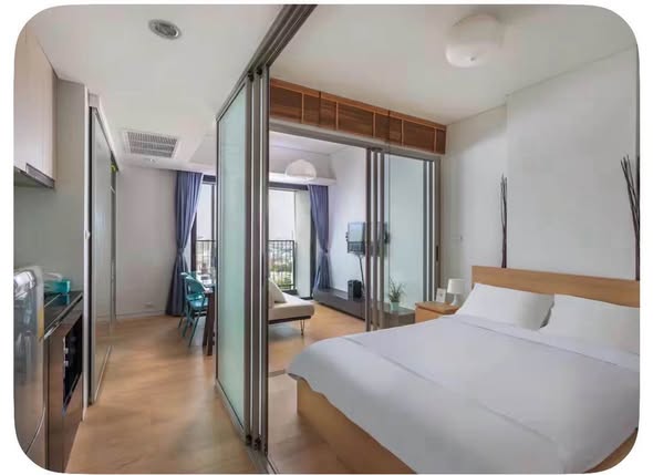 bedroom and room interior of Siamese Ratchakru