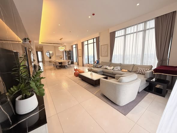 bedroom and living room of Siamese Sukhumvit 48 ไซมิส สุขุมวิท 48