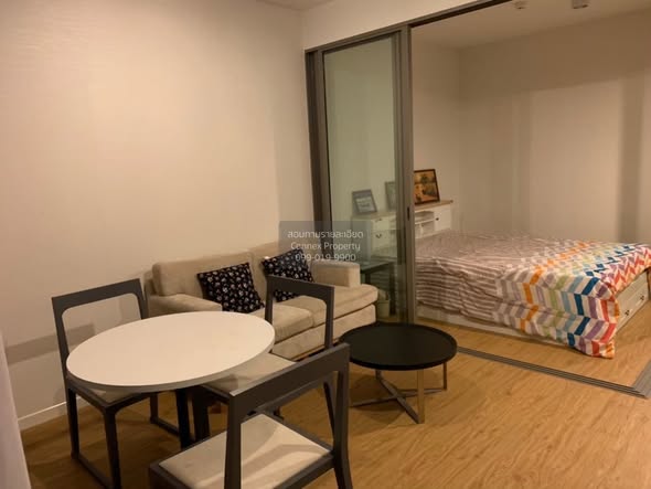 bedroom of Siamese Surawong