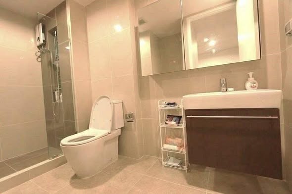bathroom of Silk Phaholyothin 9
