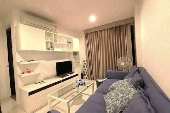 living room and bedroom of Silk Phaholyothin 9