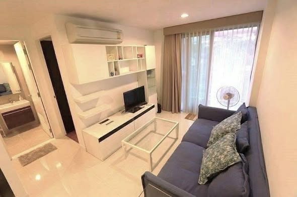 living room and bedroom of Silk Phaholyothin 9