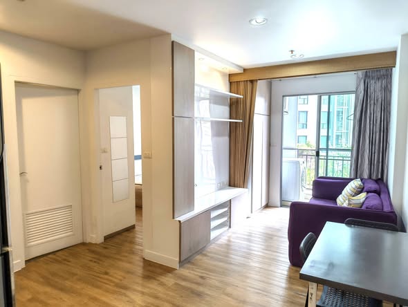 bedroom and room interior of Silk Place Phaholyothin Laksi
