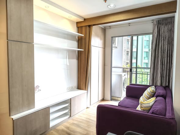 bedroom and room interior of Silk Place Phaholyothin Laksi