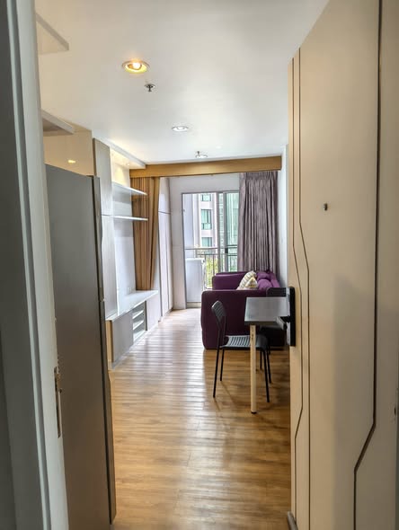 room interior of Silk Place Phaholyothin Laksi