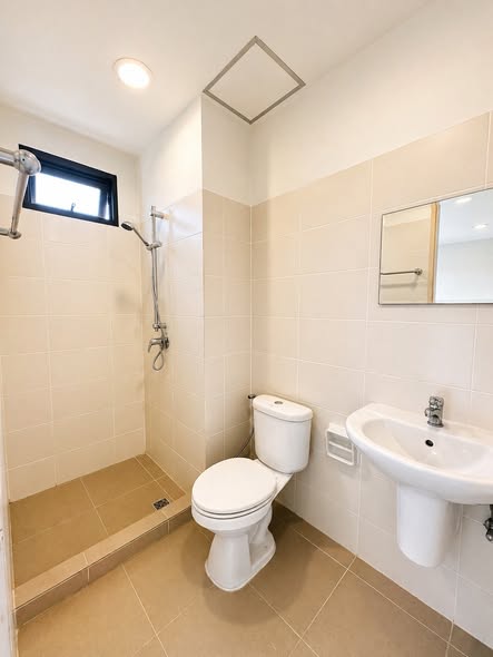 bathroom of Silk Suksawat