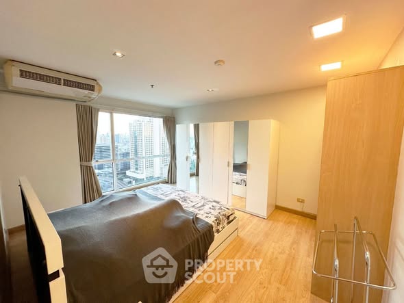 bedroom of Silom Suite Condominium