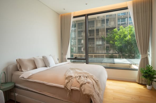 bedroom of Sindhorn Residence