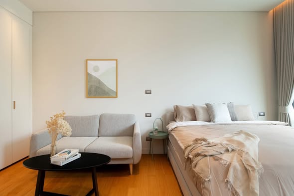 living room and bedroom of Sindhorn Residence