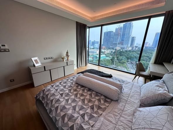 bedroom of Sindhorn Tonson