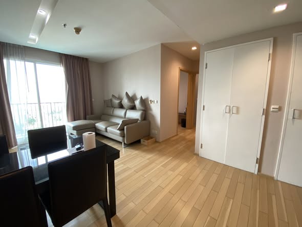 bedroom and room interior of Siri at Sukhumvit