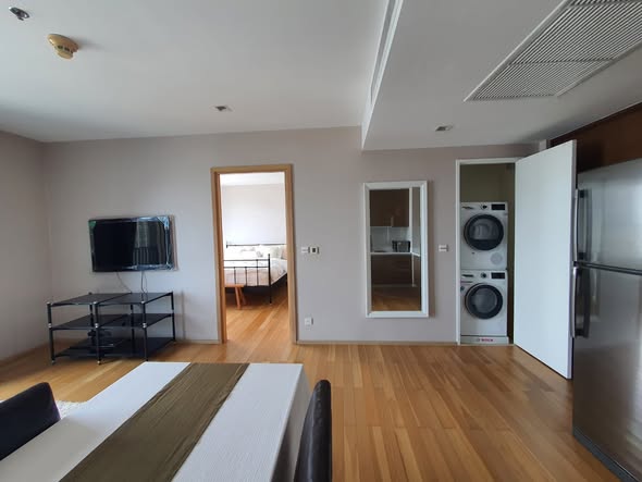 bedroom and room interior of Siri at Sukhumvit
