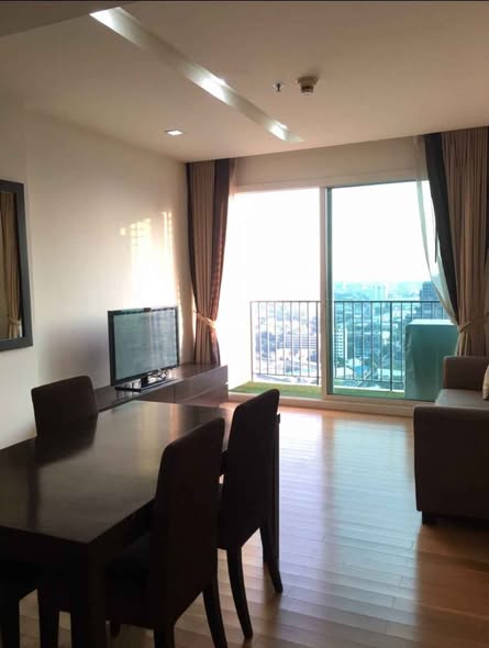 room interior of Siri at Sukhumvit