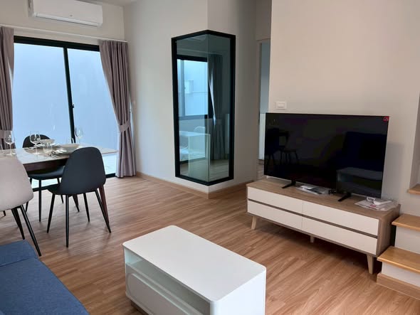 living room and bedroom of Siri Place Pattanakarn