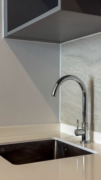 bathroom and kitchen of Skyrise Avenue Sukhumvit 64