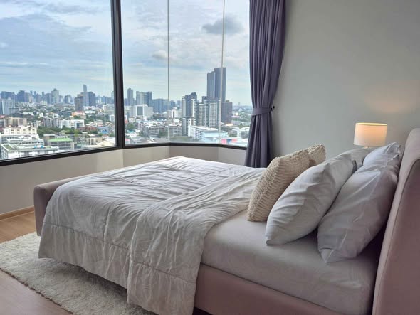 bedroom of Skyrise Avenue Sukhumvit 64