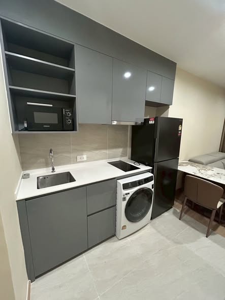 kitchen of Skyrise Avenue Sukhumvit 64