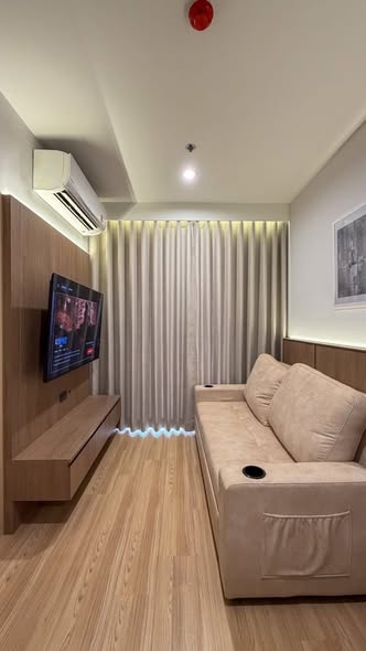 living room of Skyrise Avenue Sukhumvit 64