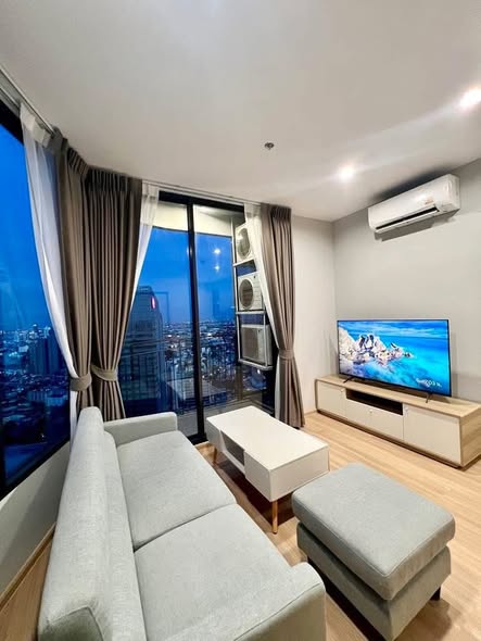 living room and bedroom of Skyrise Avenue Sukhumvit 64