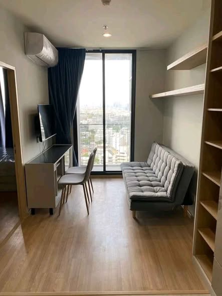 living room and bedroom of Skyrise Avenue Sukhumvit 64