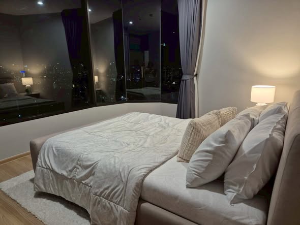living room and bedroom of Skyrise Avenue Sukhumvit 64