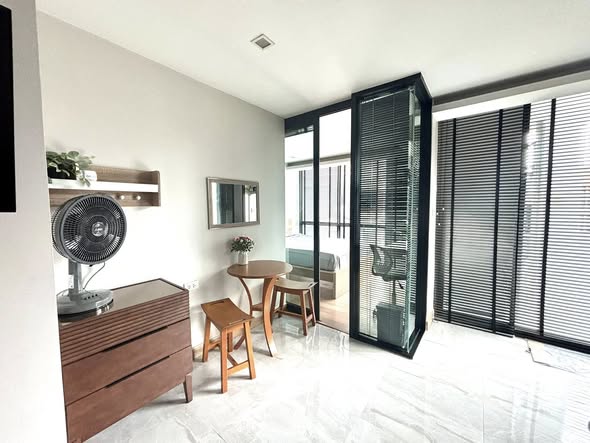 room interior of Socio Ruamrudee