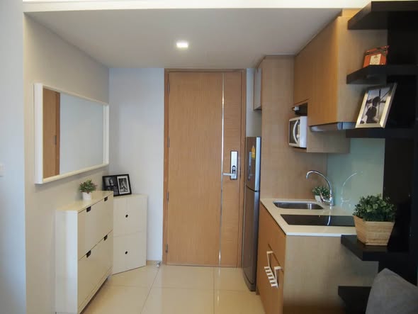 room interior and bathroom of Socio Ruamrudee