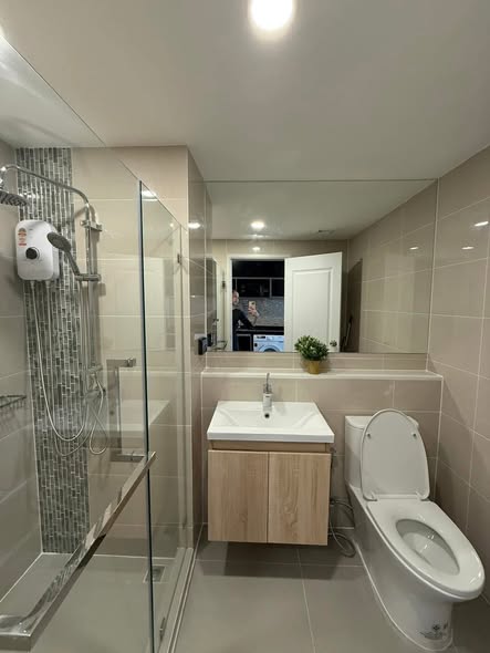 bathroom of Soi Ratchadaphisek 32
