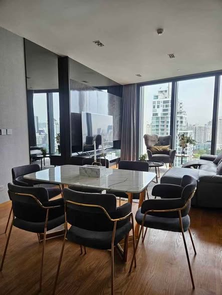 living room and room interior of Soi Sukhumvit 32