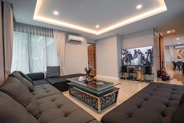 bedroom and living room of Soi Sukhumvit 39