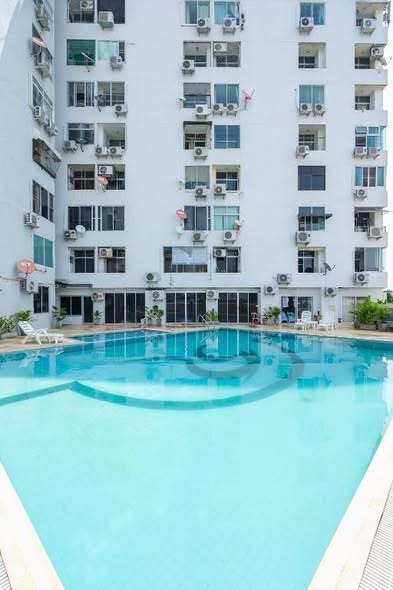 pool of SR Complex condo