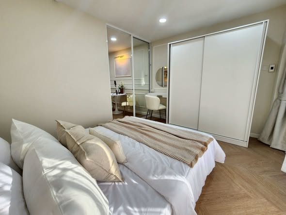bedroom of SRIVARA MANSION 1