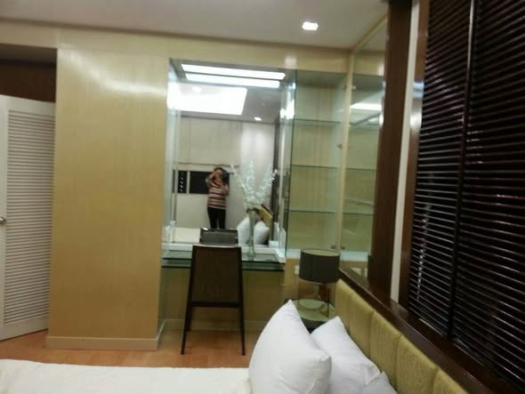 bedroom and room interior of St Louis Grand Terrace